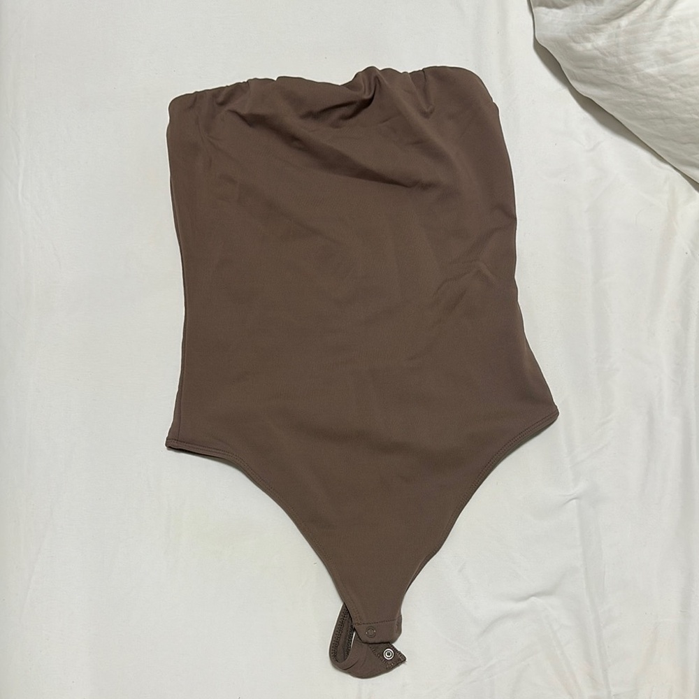 Babaton Strapless Bodysuit